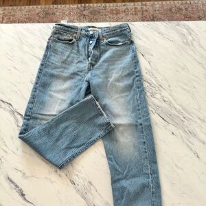 Levi’s Wedgie Straight Jean